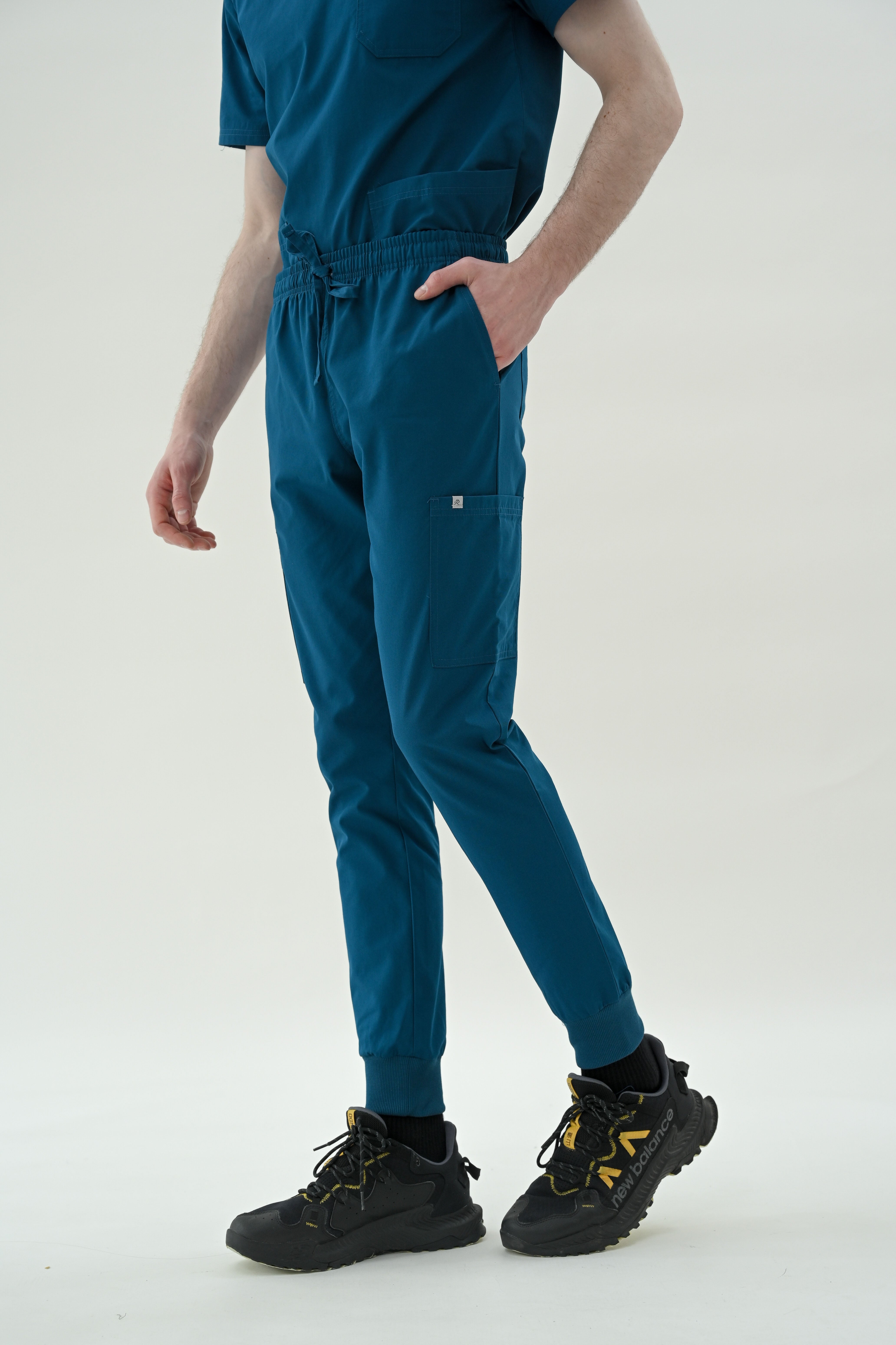 81006 - ELASTIC DRAWSTRING STRETCH JOGGER CARGO SCRUB PANTS